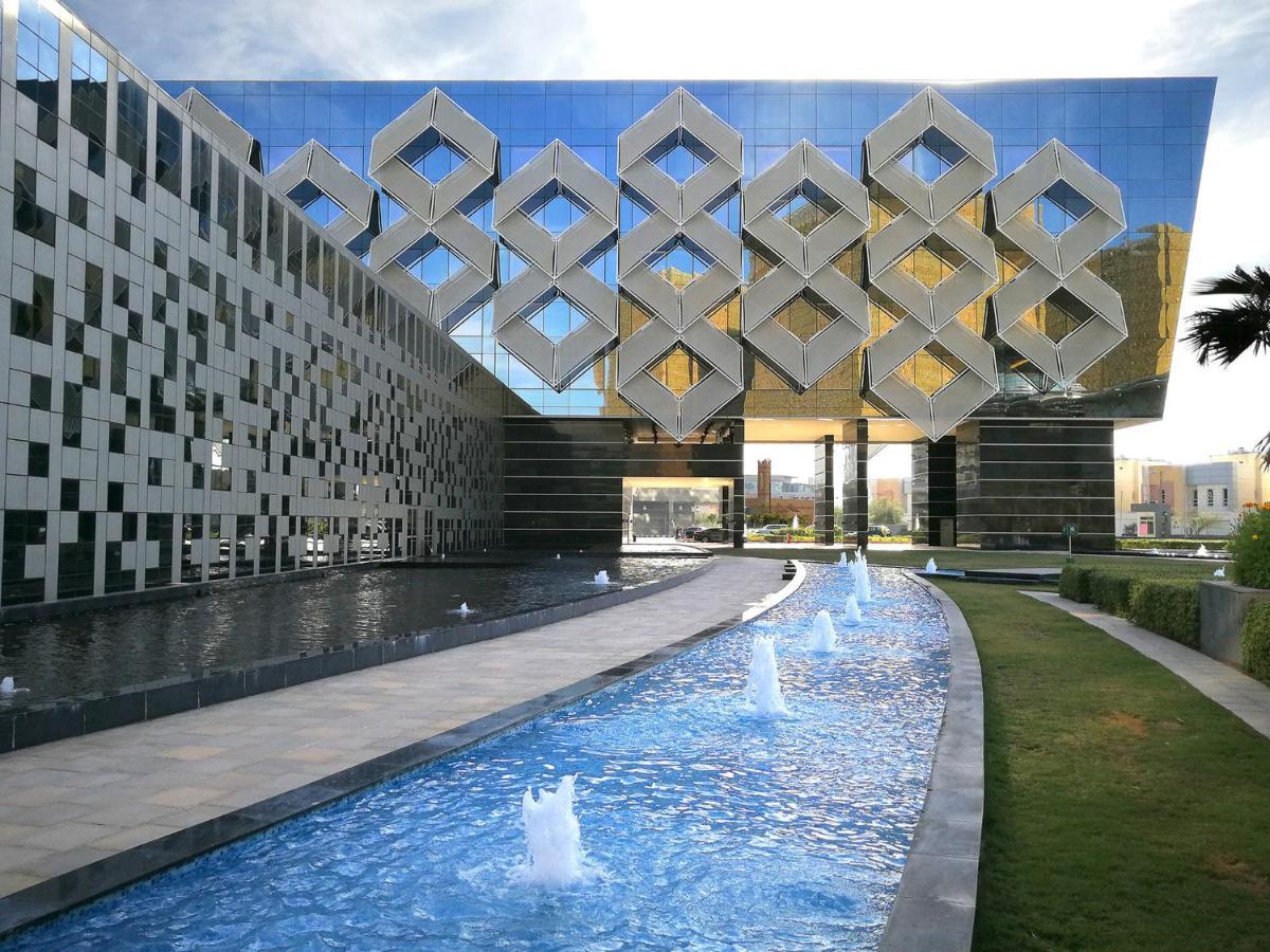 Crowne Plaza Riyadh - Rdc Hotel & Convention By Ihg Екстериор снимка The Sheikh Zayed House