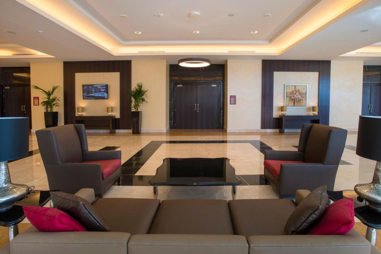 Crowne Plaza Riyadh - Rdc Hotel & Convention By Ihg Екстериор снимка The lobby of the hotel