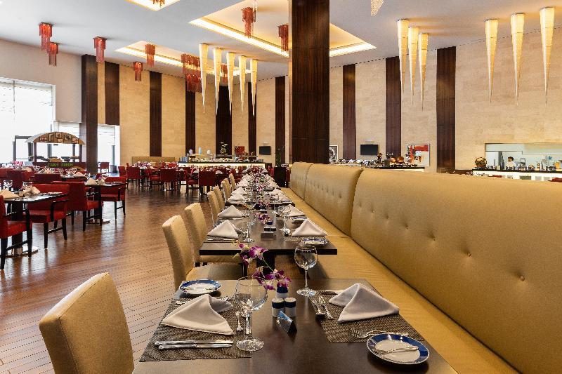 Crowne Plaza Riyadh - Rdc Hotel & Convention By Ihg Екстериор снимка The restaurant