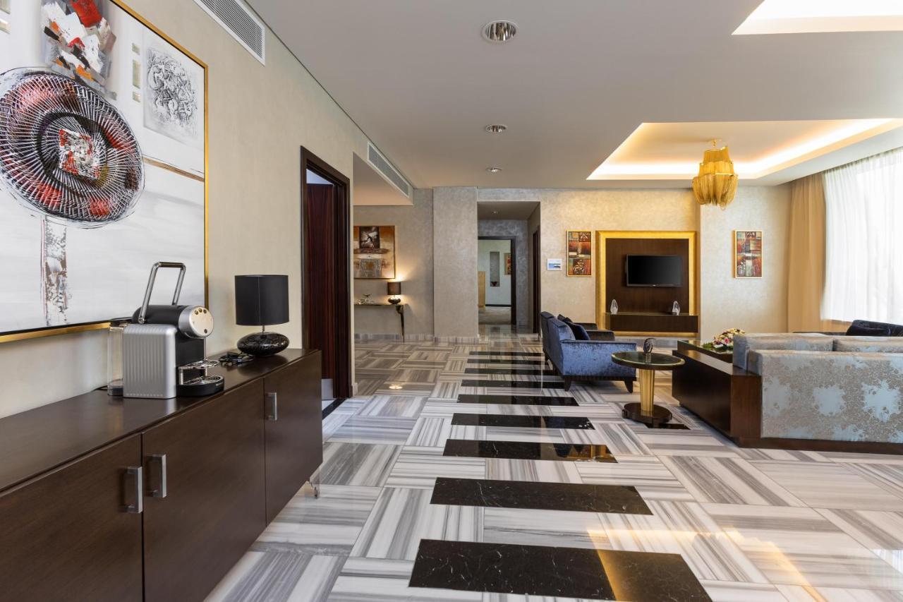 Crowne Plaza Riyadh - Rdc Hotel & Convention By Ihg Екстериор снимка A suite at the hotel